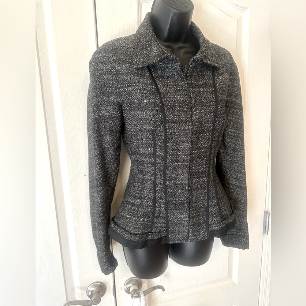 6267 black womens clip close blazer size 38/us S/8